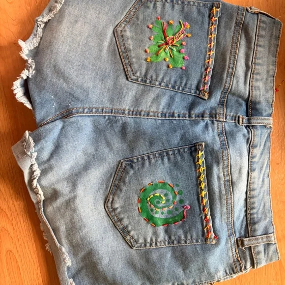 denim shorts size 7 upscale by artist, Jeanne Prom, one of a kind design designs - Picture 4 of 9